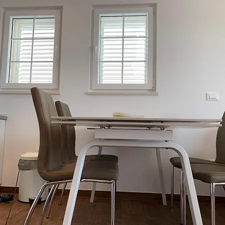 Royal Lino Baska Voda