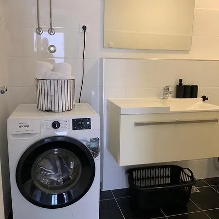 Royal Lino Baska Voda